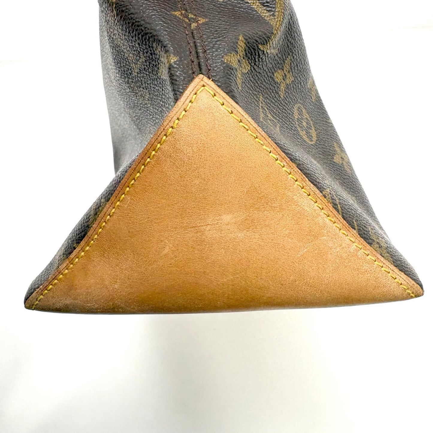 Louis Vuitton Cabas Mezzo Monogram Tote Bag — view 8