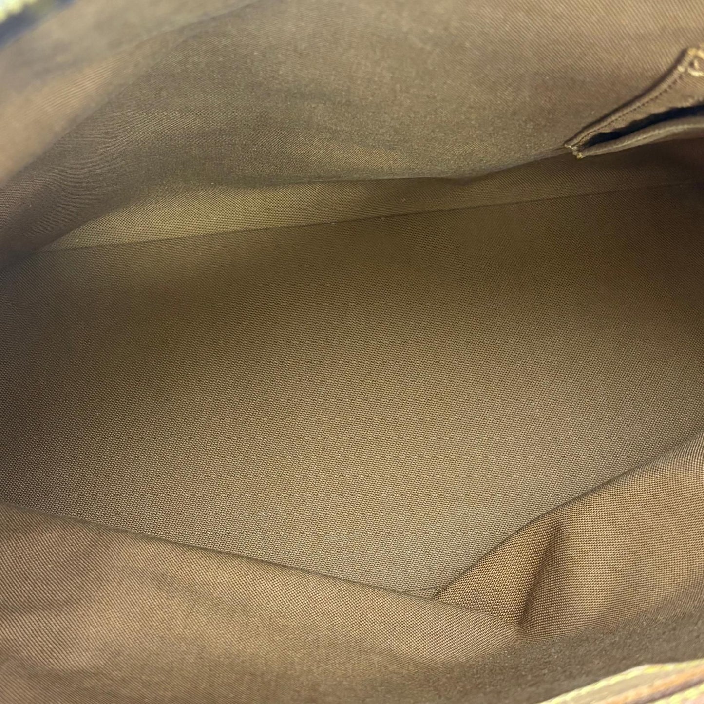 Louis Vuitton Cabas Mezzo Monogram Tote Bag — view 5