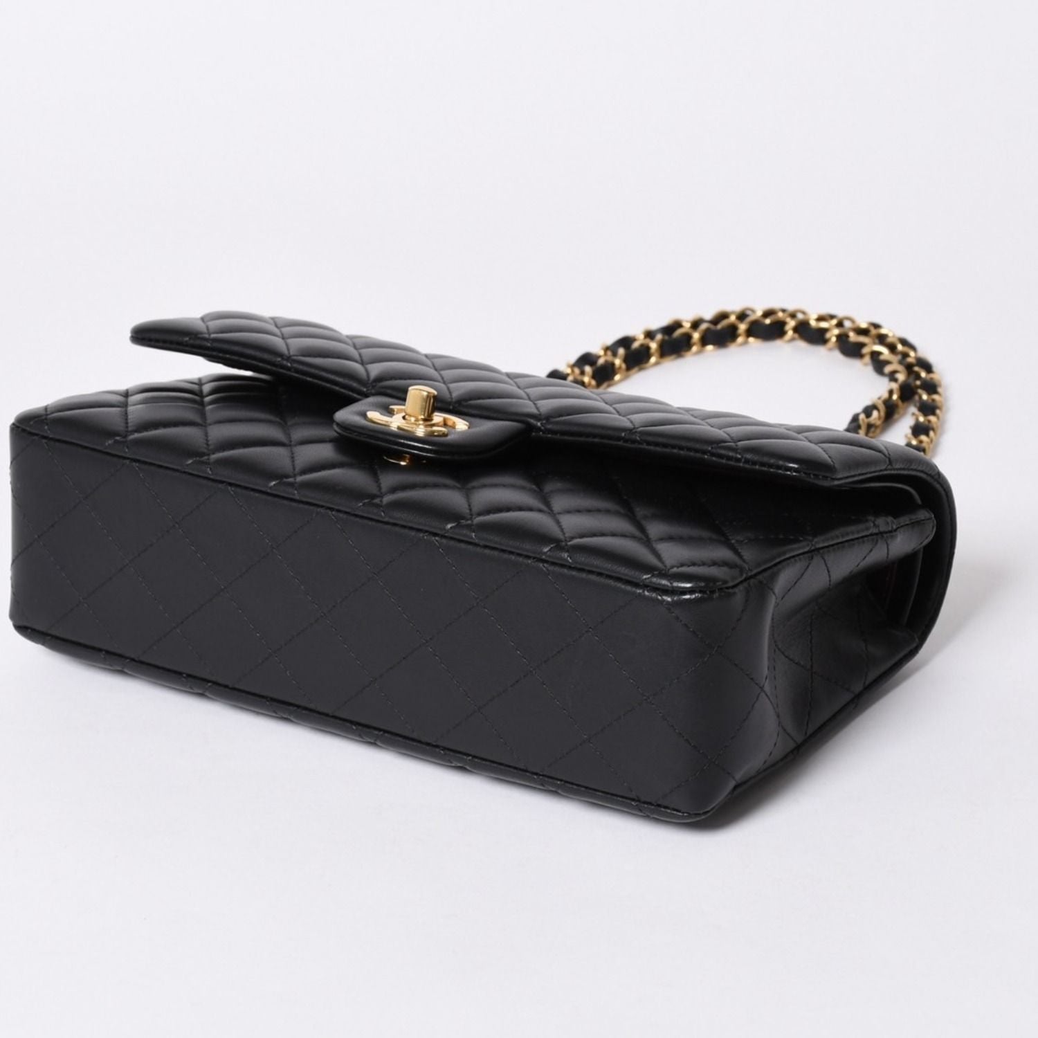 Chanel Quilted 25 Double Flap Chain Shoulder Bag Base CC Logo Lambskin Black — view 8