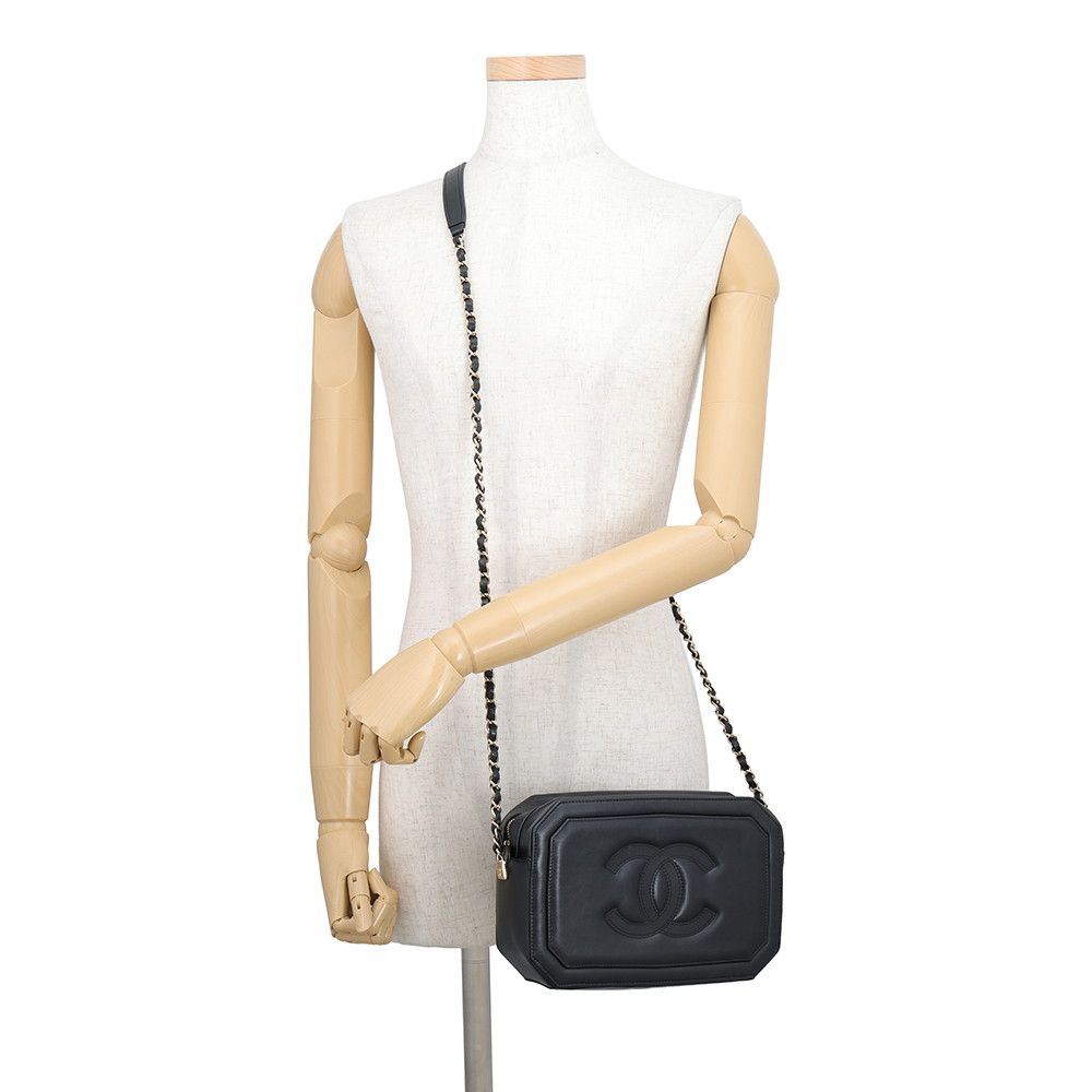 Chanel Chain Shoulder Bag Octagon CC Logo Lambskin Black — view 4