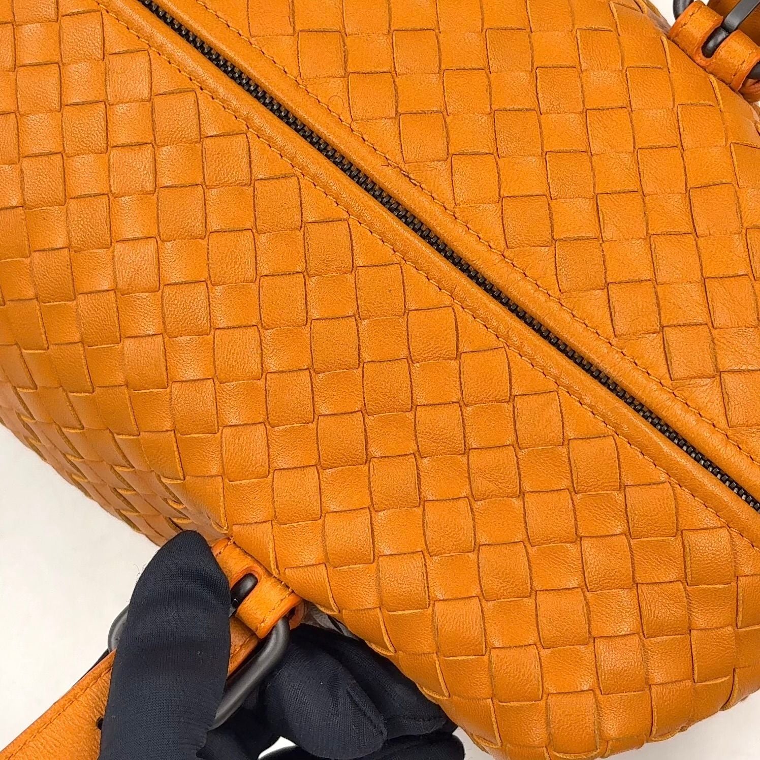 Bottega Veneta Intrecciato Montaigne Lambskin Orange Mini Boston Bag Gold — view 7