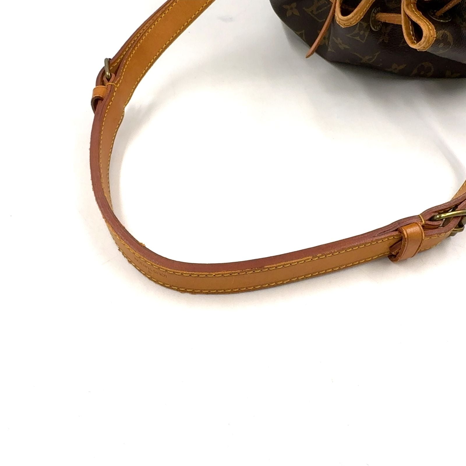 Louis Vuitton Noe Monogram Leather Brown Light Shoulder Bag Gold — view 5