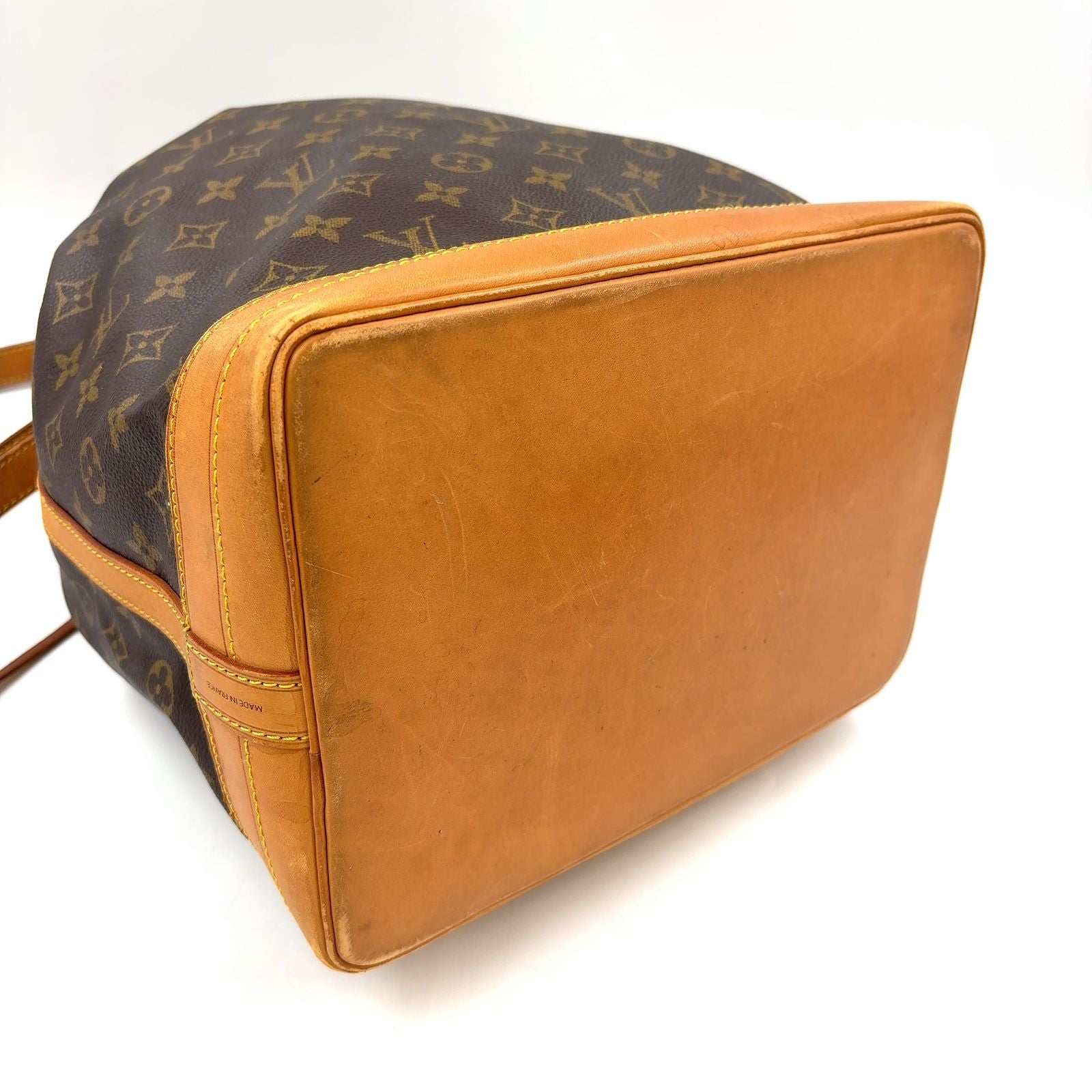 Louis Vuitton Noe Monogram Leather Brown Light Shoulder Bag Gold — view 7