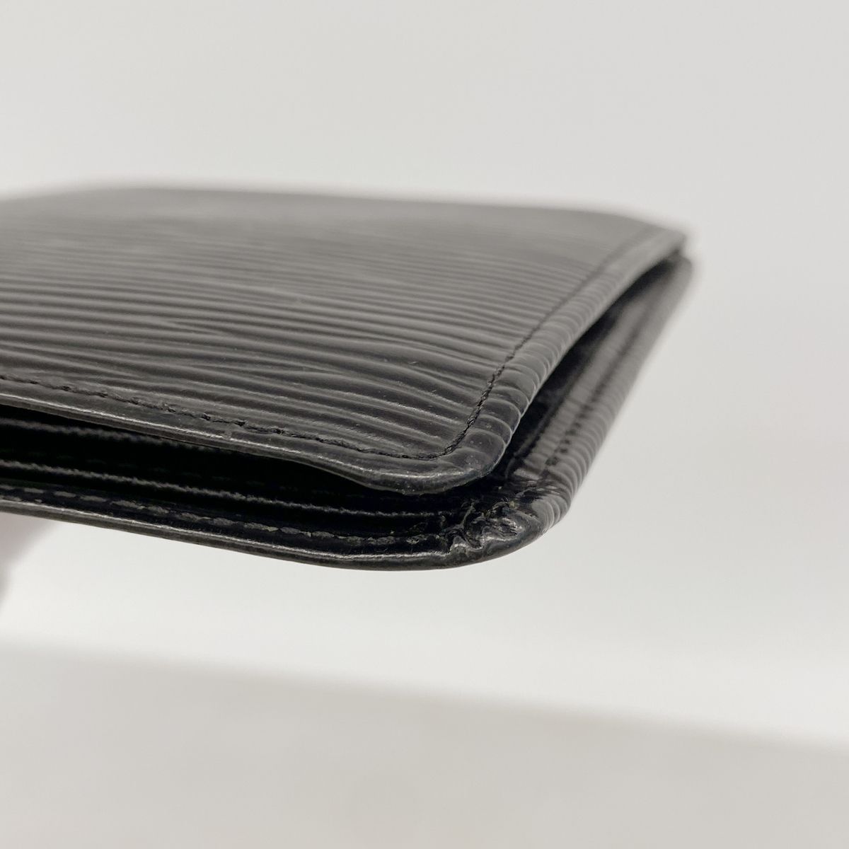 Louis Vuitton Wallet Epi Portefeuille Cartes Credit Monet Noir — view 7