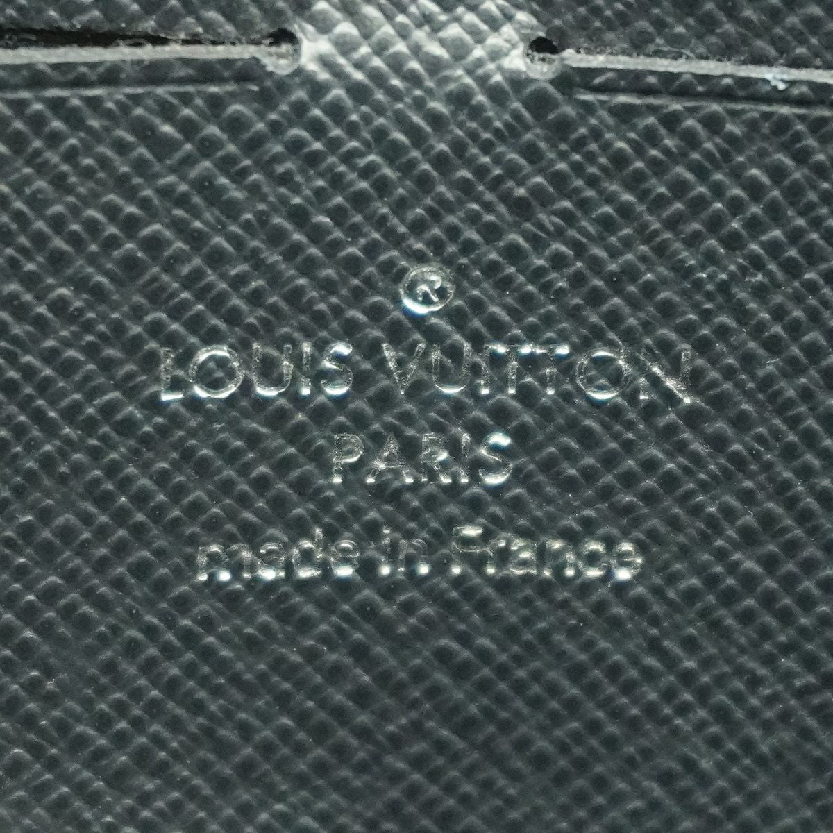 Louis Vuitton Clutch Monogram Savannah Pochette Voyage MM White — view 5