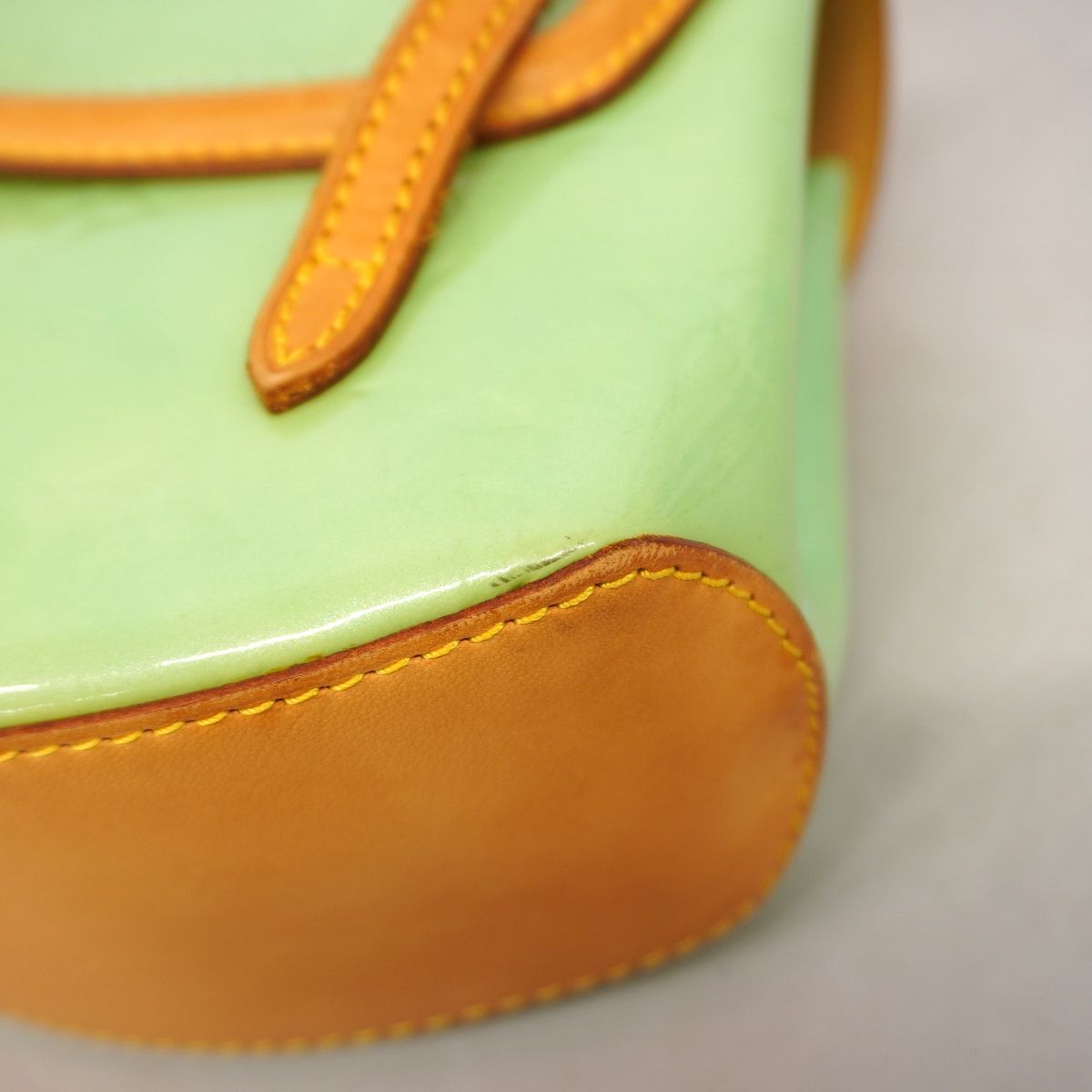 Louis Vuitton Handbag Vernis Biscayne Bay PM Peppermint — view 6