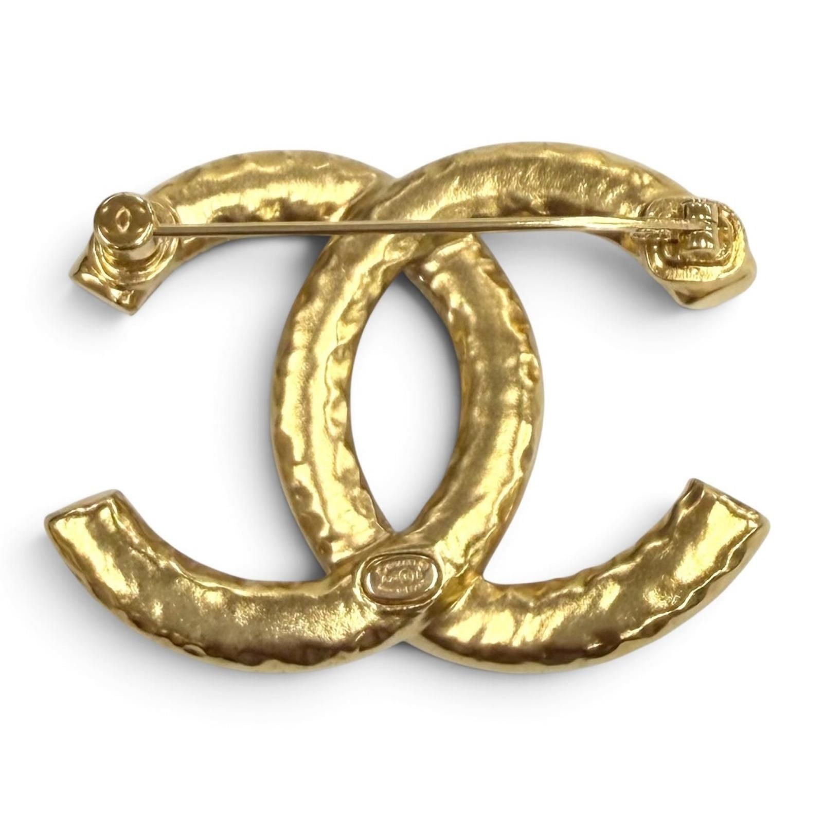 Chanel CC Logo Faux Pearl Brooch Gold White — view 3