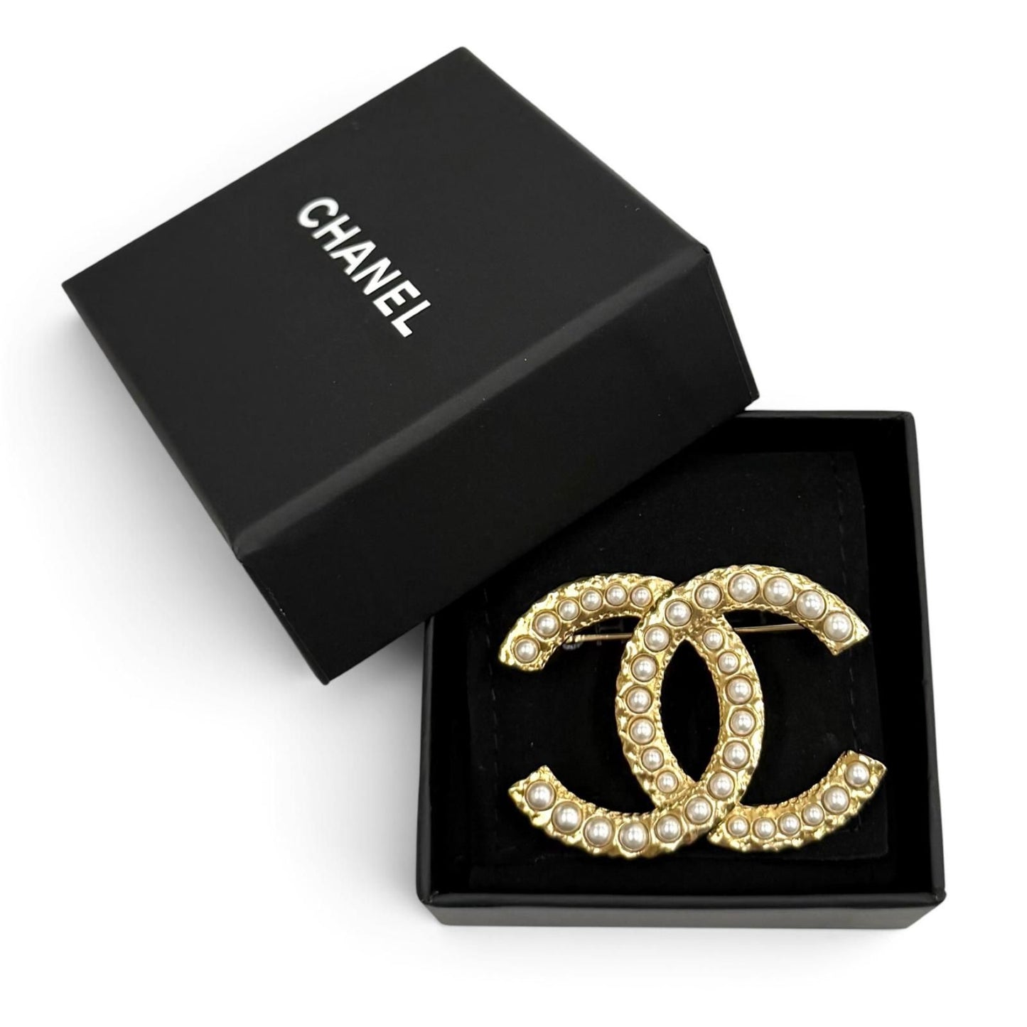 Chanel CC Logo Faux Pearl Brooch Gold White — view 2