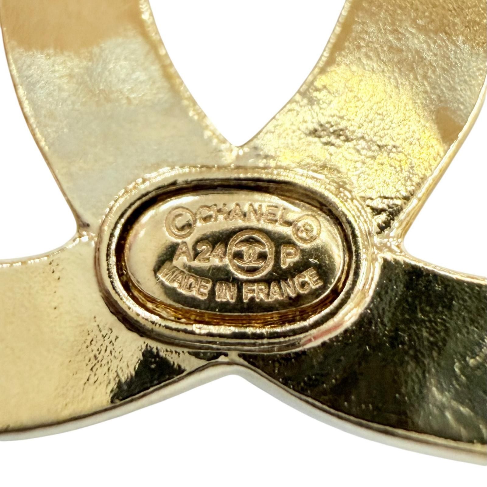 Chanel Metal CC Logo Rhinestone Brooch Gold — view 7