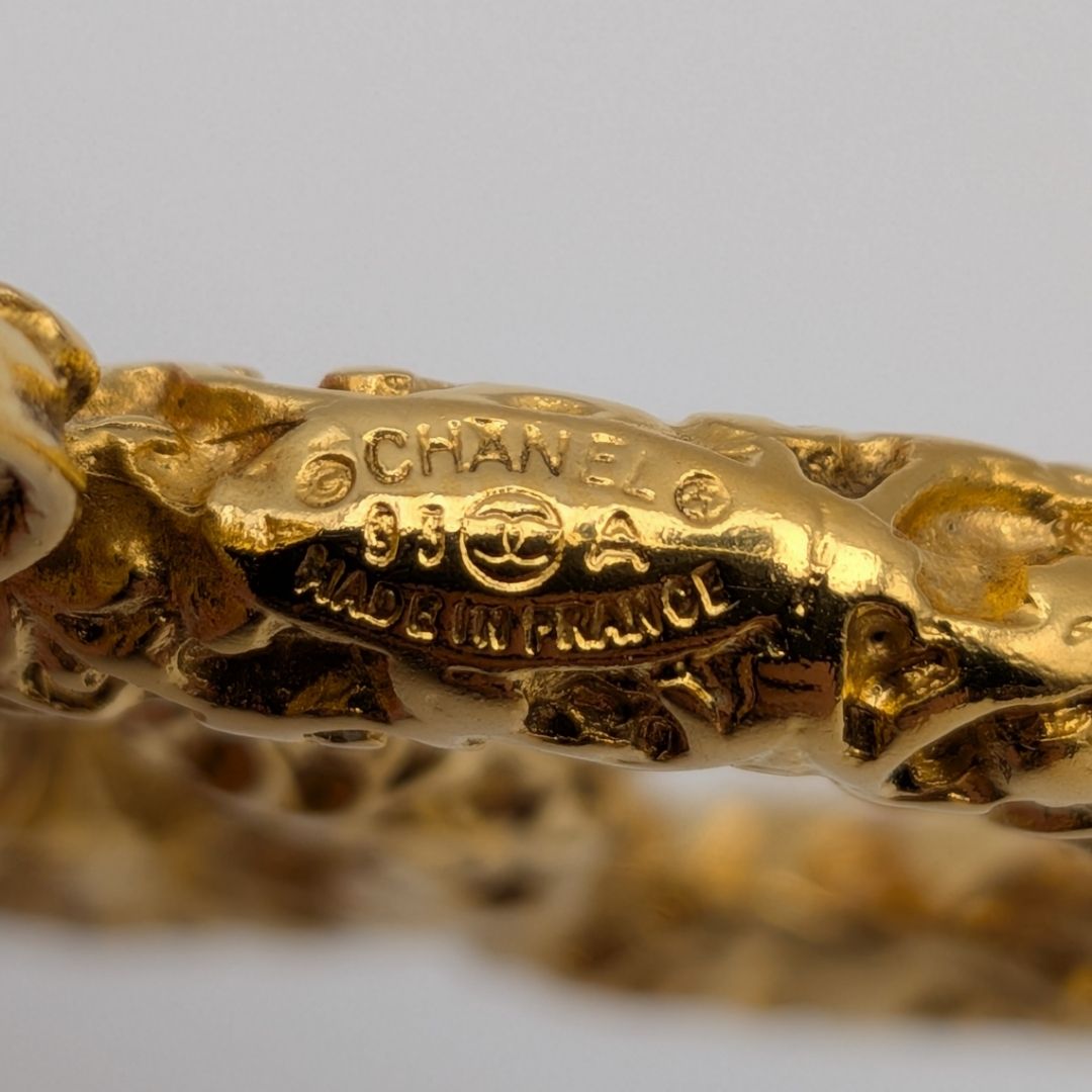 Chanel Pendant CC Logo Lava Gold Chain Vintage — view 7