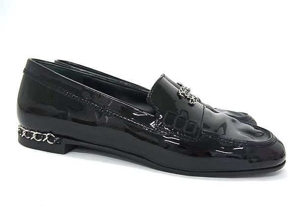 Chanel CC Logo Chain Patent Leather Loafers Shoes Black — view 2