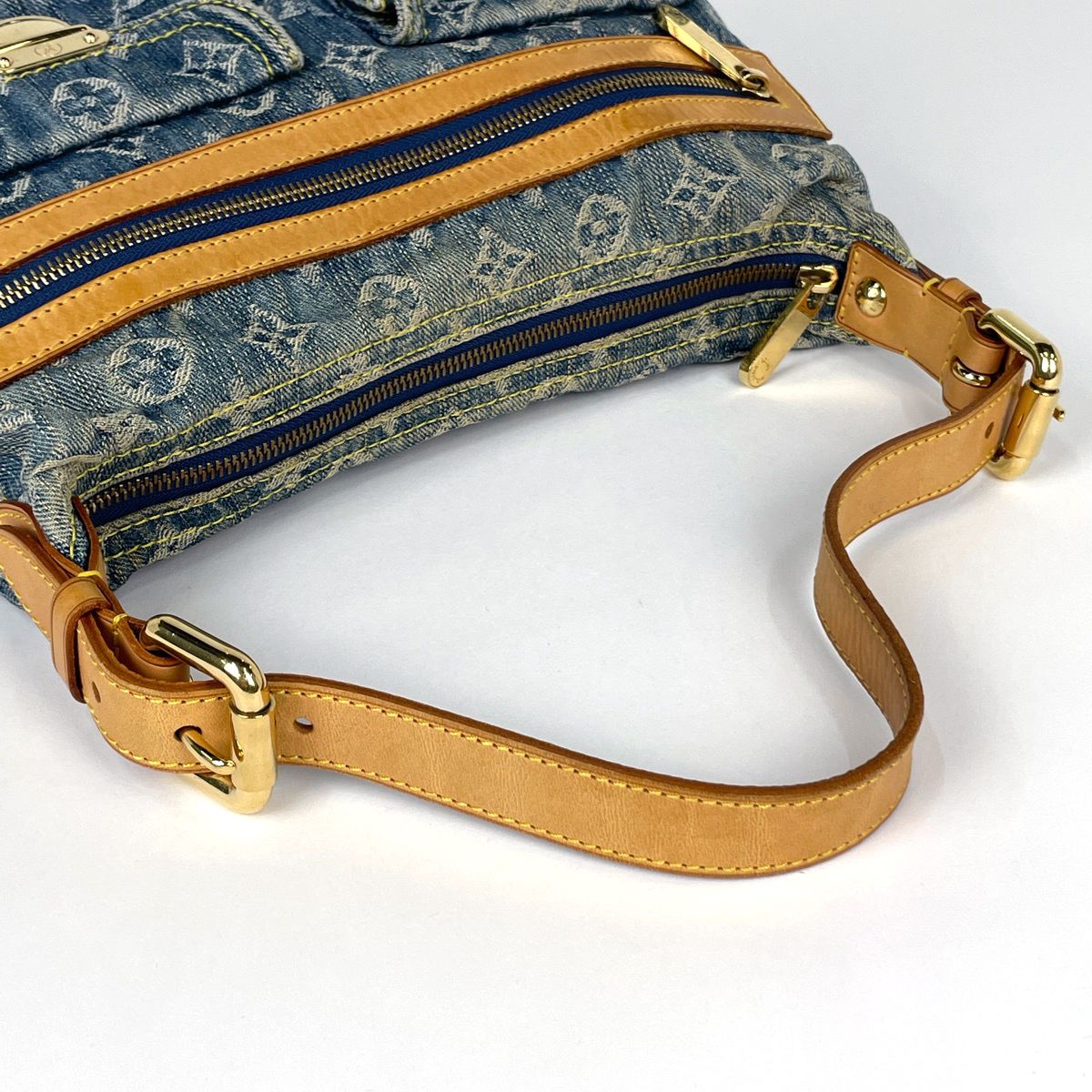 Louis Vuitton Baggy PM Shoulder Bag Monogram Denim Blue — view 8