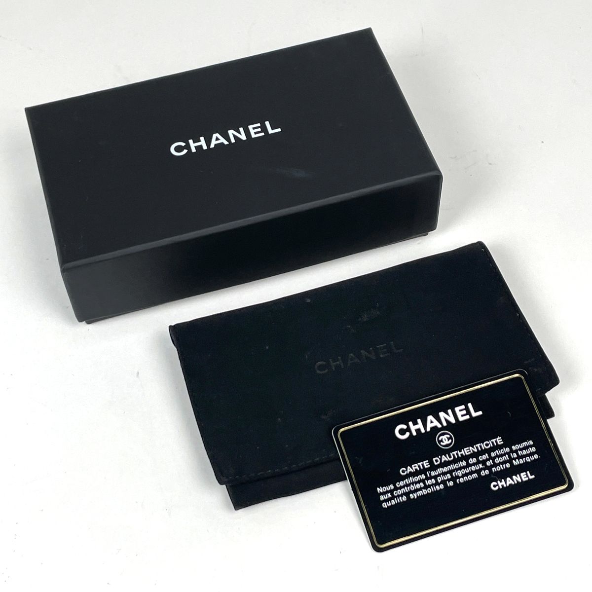 Chanel Card Case CC Logo Caviar Leather Black — view 6