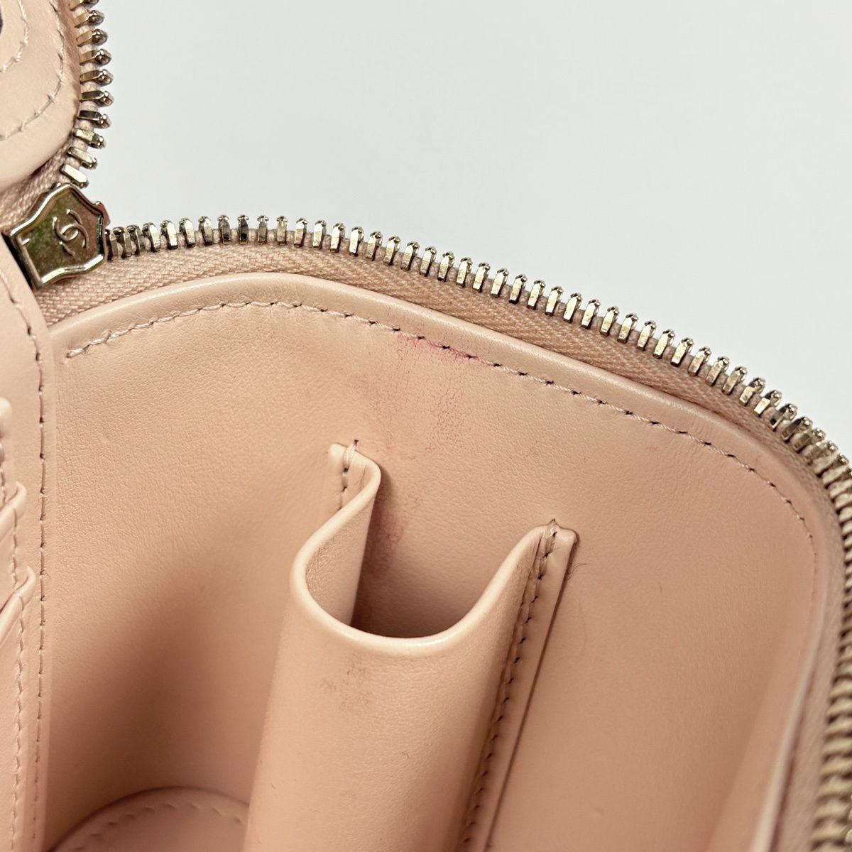 Chanel Shoulder Bag CC Logo Vanity Top Handle Caviar Leather Beige — view 7