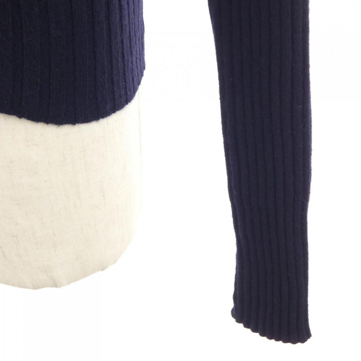 Chanel 96A Vintage Knit Sweater — view 6