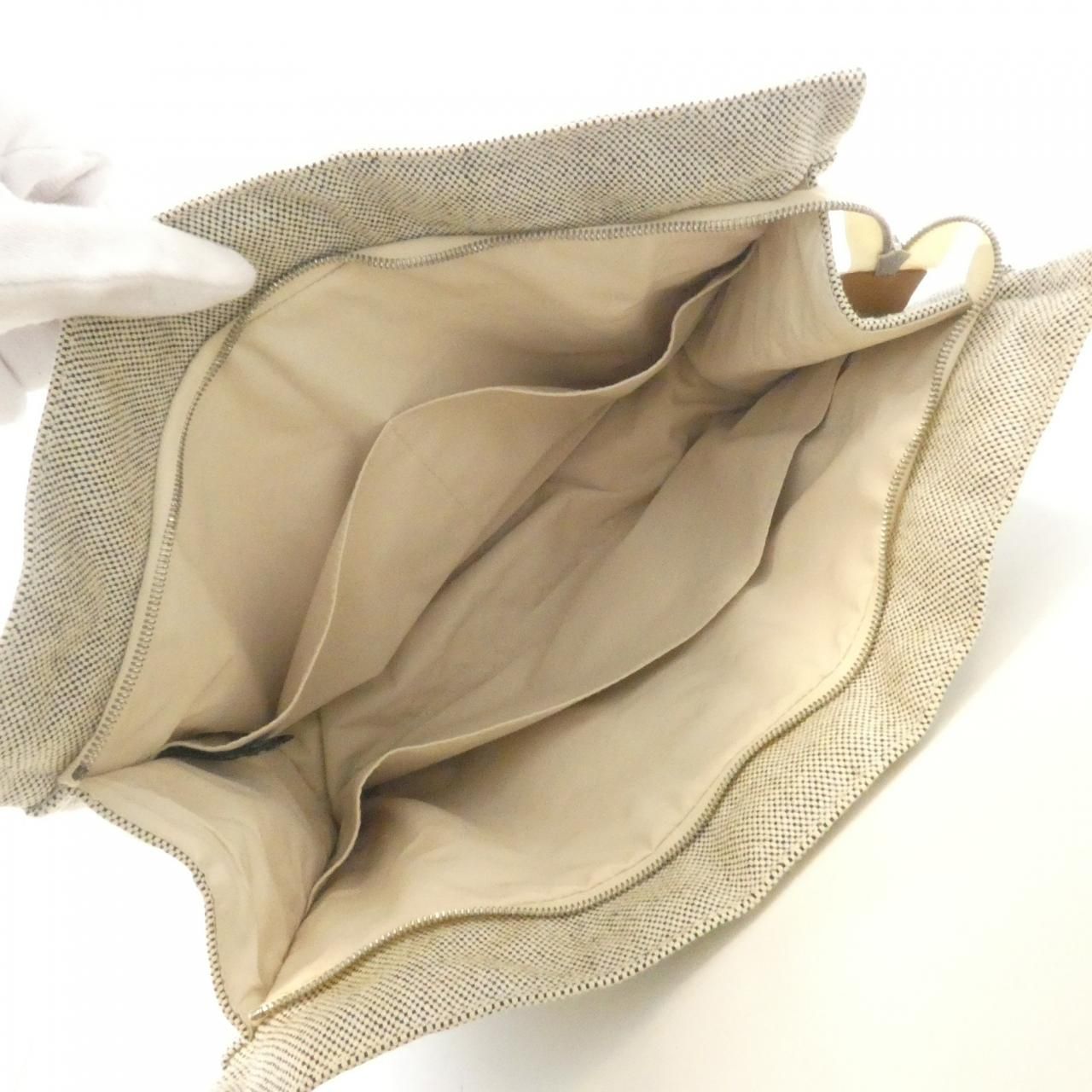 Hermes New Fourre Tout Pouch — view 5