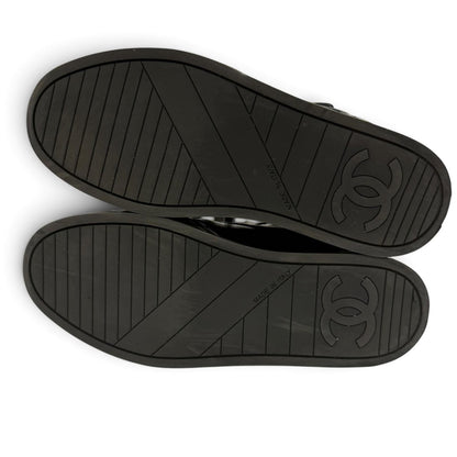 Chanel CC Logo Velcro Lace-up Leather Middle High Top Sneakers Black — view 5