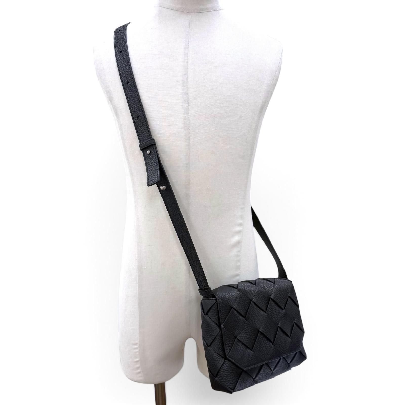 Bottega Veneta Diago Gray Leather Intrecciato Shoulder Bag Black — view 2