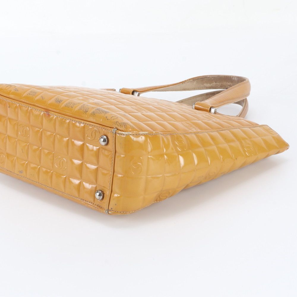 Chanel Choco Bar CC Logo Leather Handbag Shoulder — view 4
