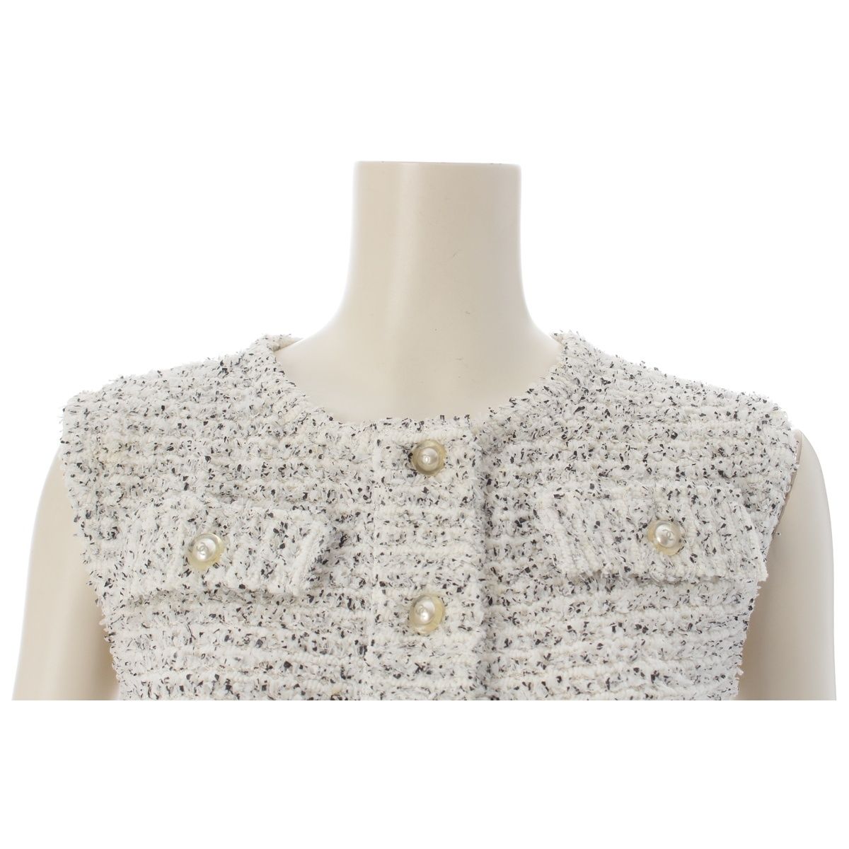 Chanel Tweed CC Logo Pearl Clear Button Sleeveless Fitted Dress White 36 — view 5