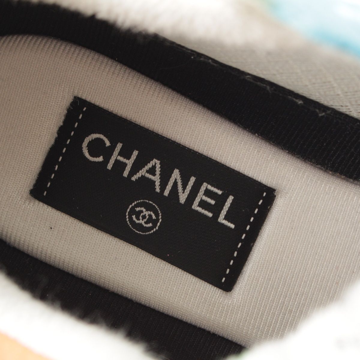 Chanel Suede CC Logo Sneakers Multicolor — view 7
