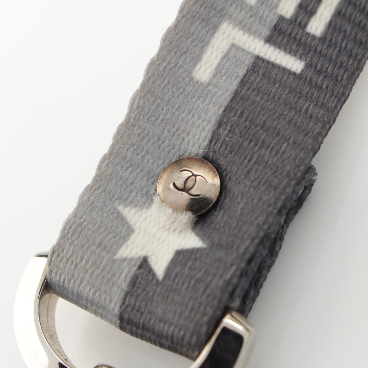 Chanel 01 P Logo Star Neck Strap Gray — view 4