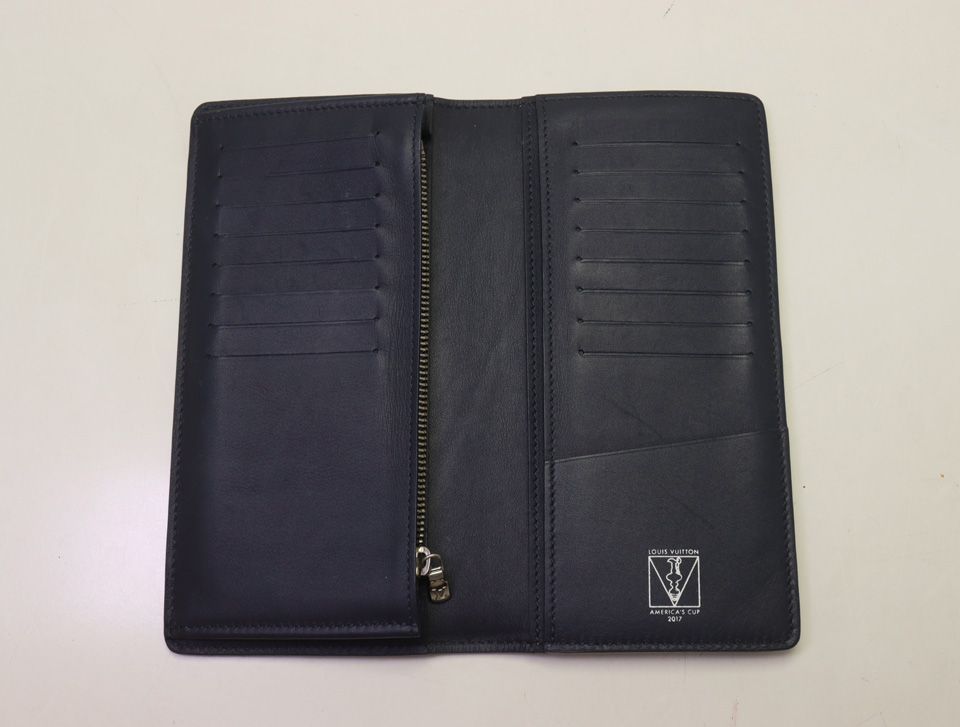 Louis Vuitton Portefeuille Brazza Damier Azur Bifold Wallet — view 4