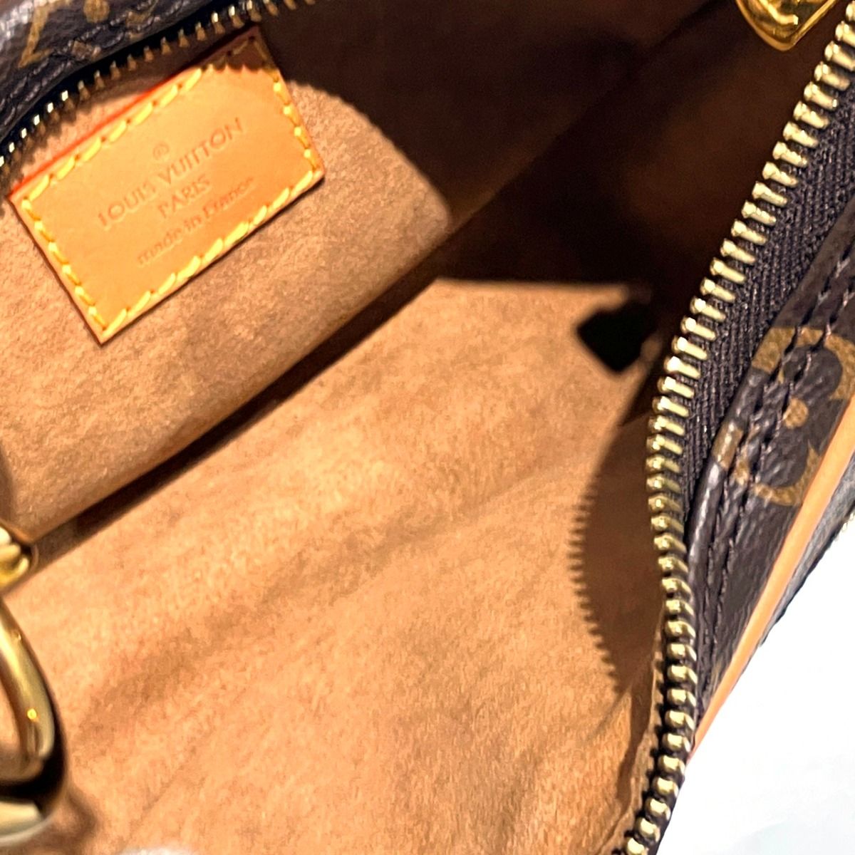 Louis Vuitton Loop Monogram Shoulder Bag Canvas — view 6