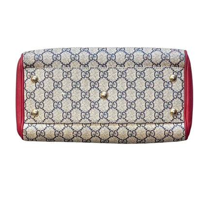 Gucci GG Supreme Shoulder Bag Leather — view 3