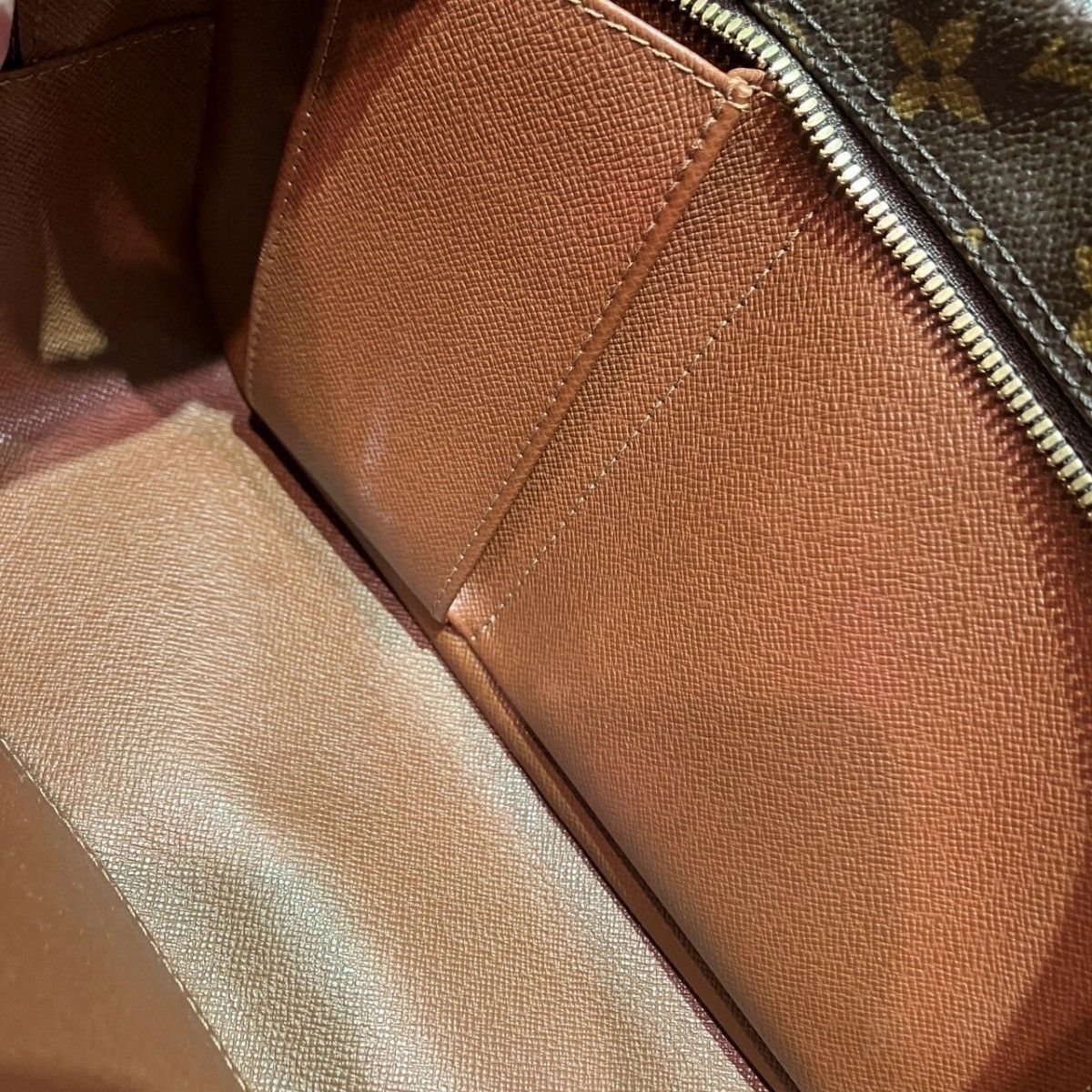 Louis Vuitton Cite MM Monogram Shoulder Bag Canvas — view 5