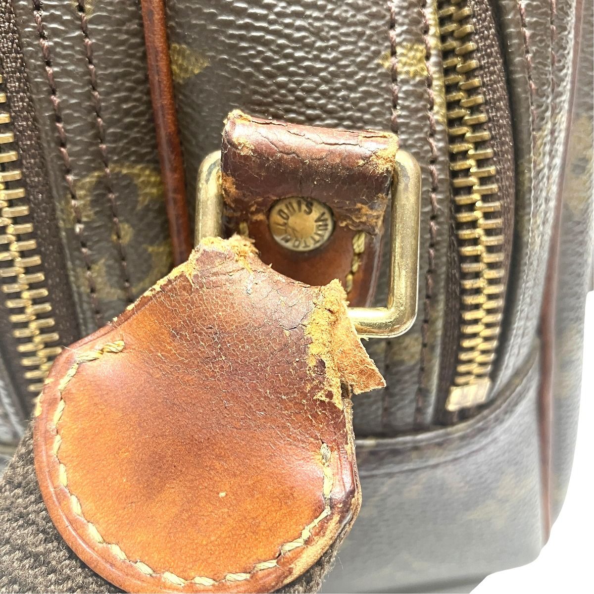 Louis Vuitton Reporter PM Monogram Shoulder Bag Canvas — view 8