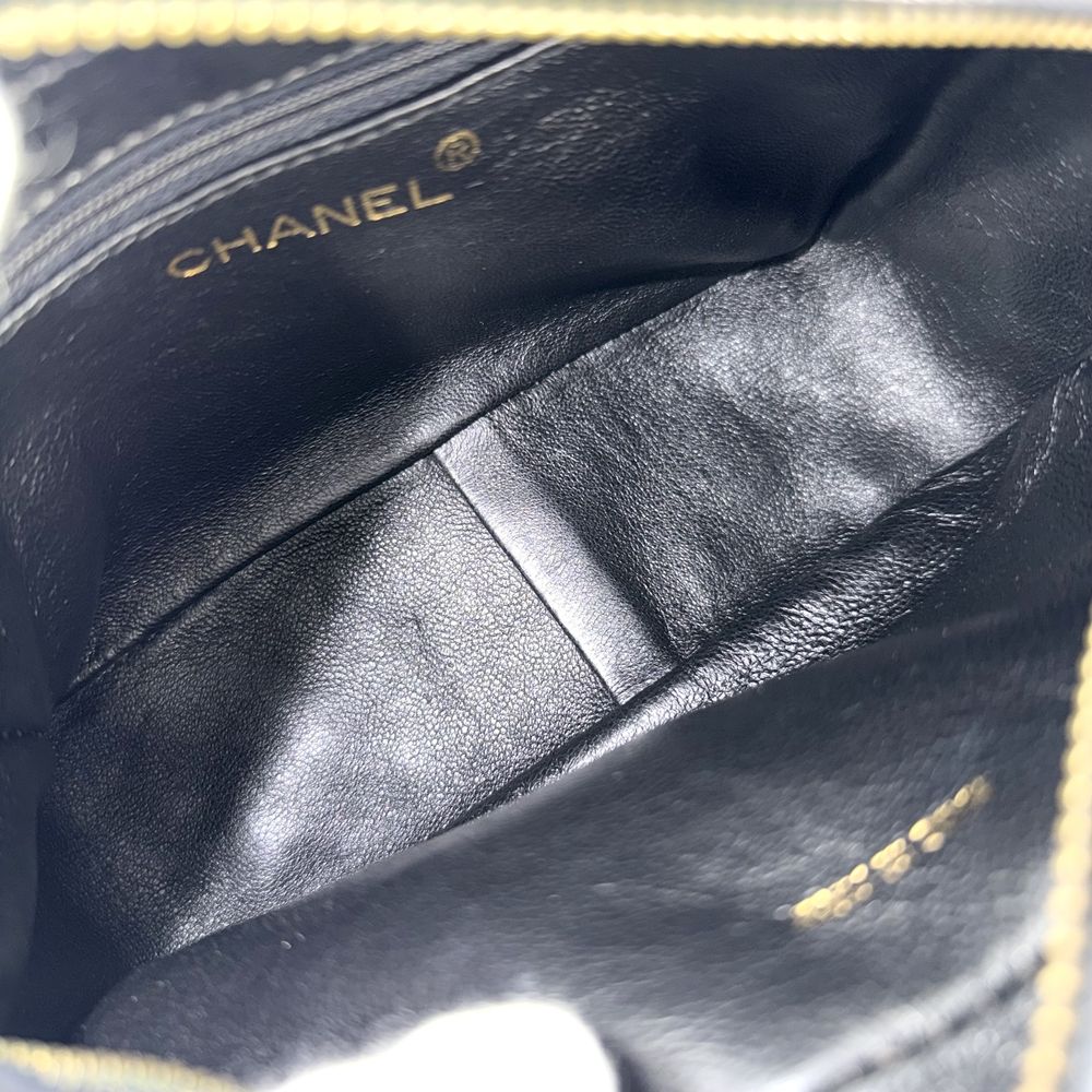 Chanel Shoulder Bag Fringe Quilted Chain CC Logo Crossbody Lambskin Black Gold — view 4
