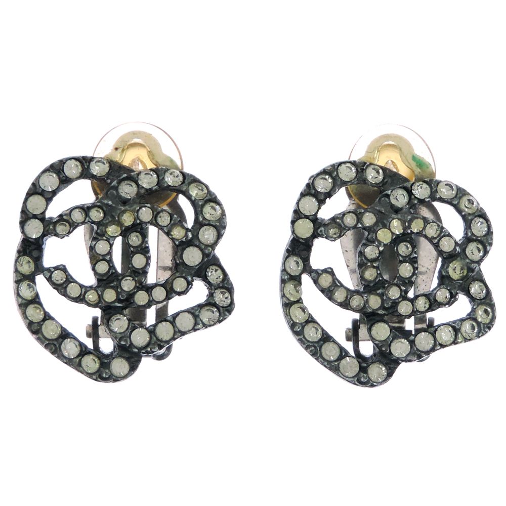 Chanel 00A Earrings Beige