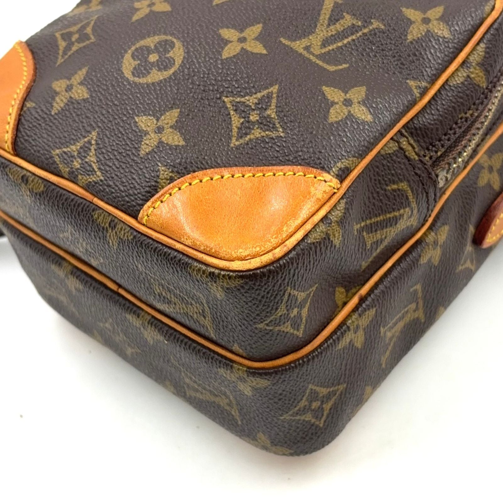 Louis Vuitton Amazon Monogram Leather Brown Light Shoulder Bag Gold — view 5