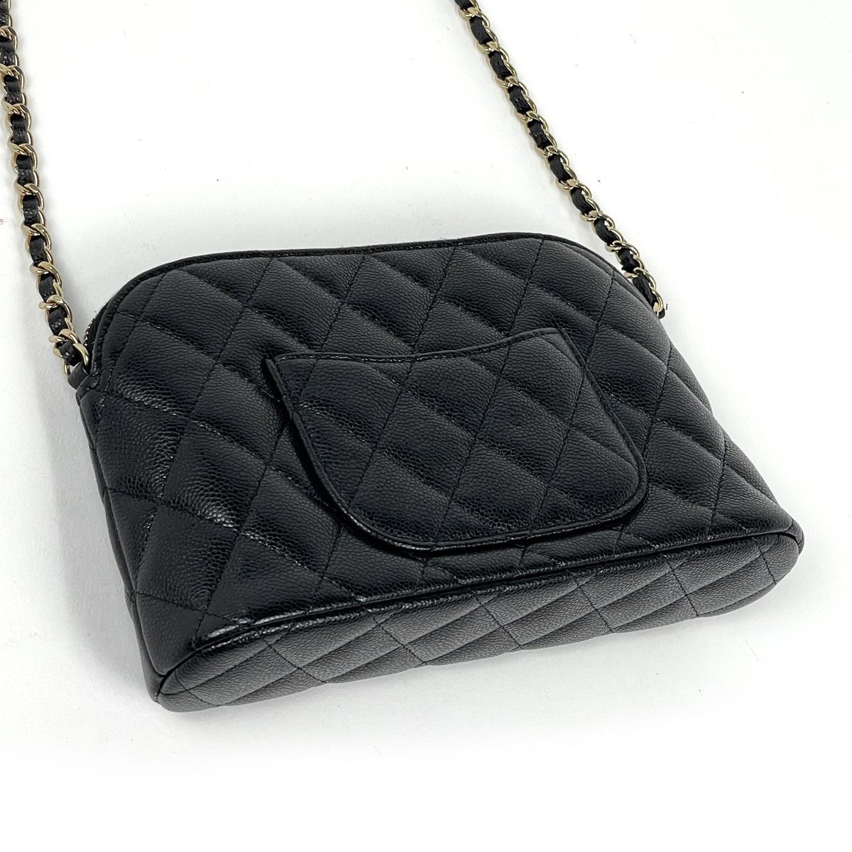 Chanel Shoulder Bag CC Logo Caviar Leather Black — view 2