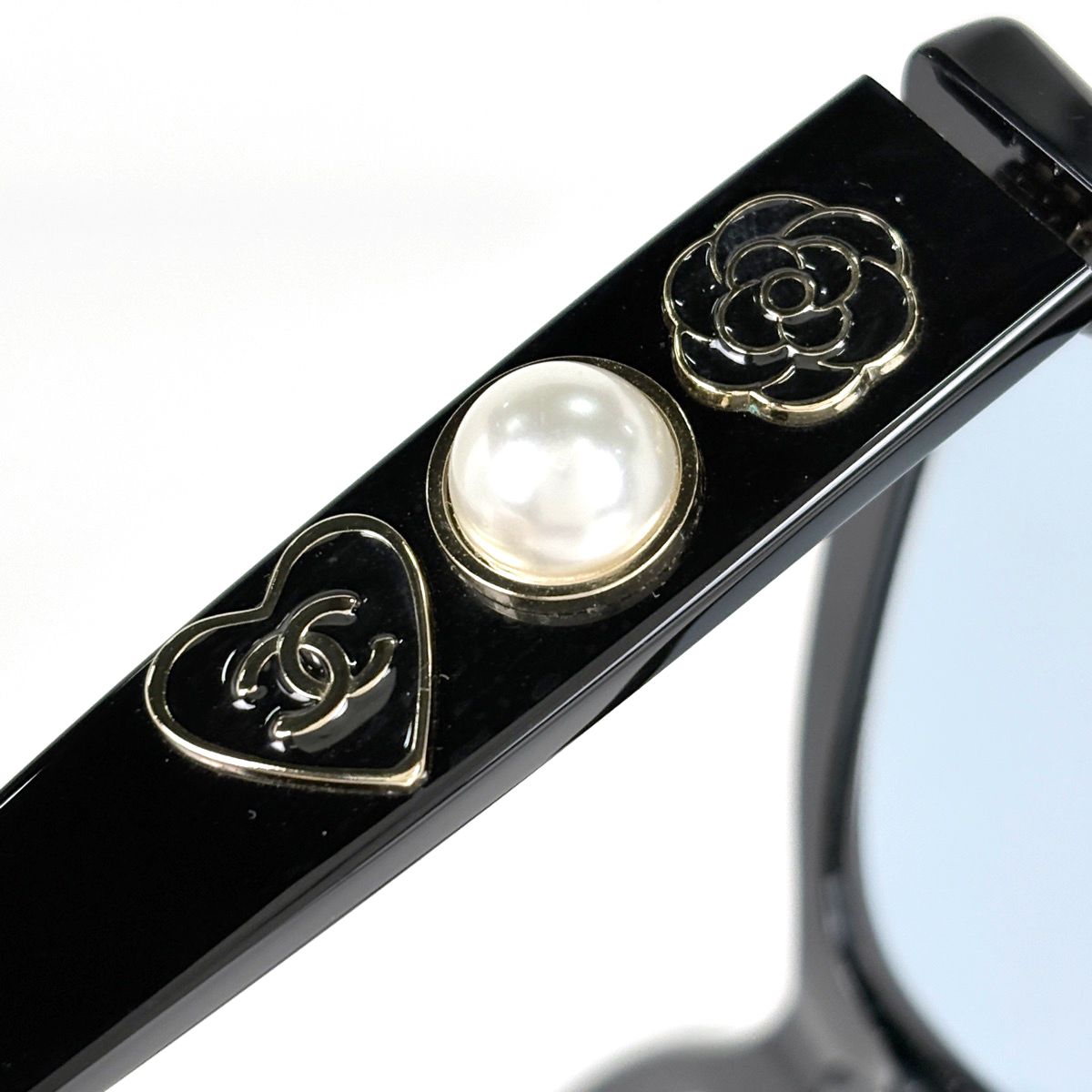 Chanel Sunglasses CC Logo Camellia Acetate Faux Pearl Black Eyewear — view 3
