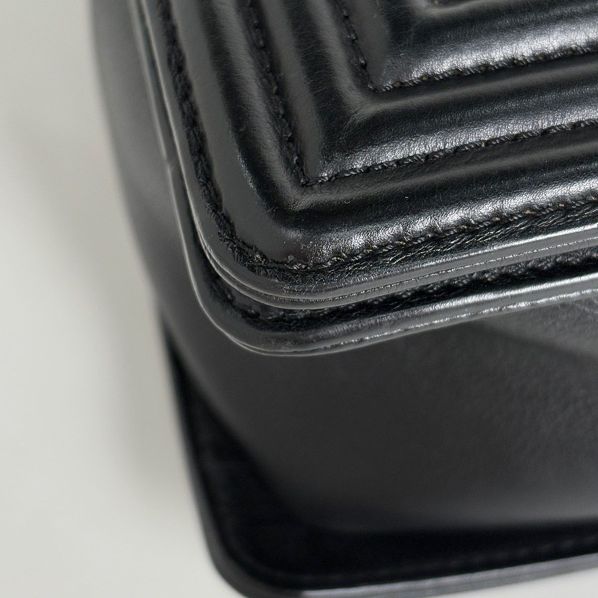 Chanel Shoulder Bag Boy CC Logo Leather Black — view 3
