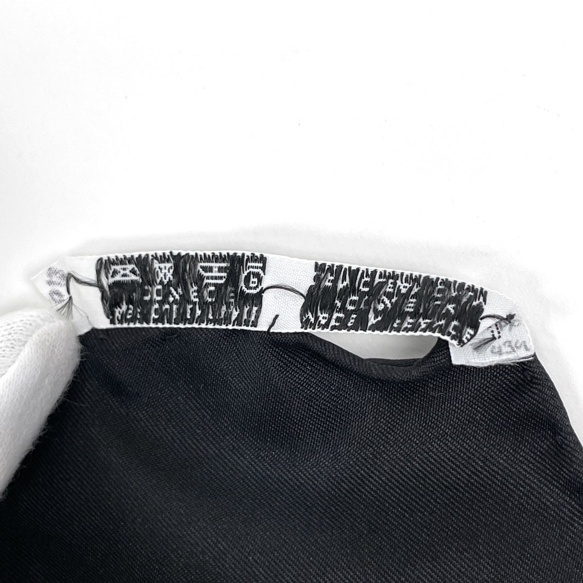Hermes Carre 90 L'hiver en Poste Scarf Winter Mail Carriage Silk Black — view 3