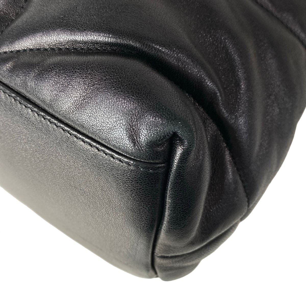 Saint Laurent Paris Shoulder Bag Loulou Puffer Medium Black Chain Leather — view 7