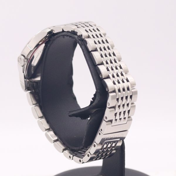 Gucci G-Timeless 126.5 Date Silver Dial Watch — view 3