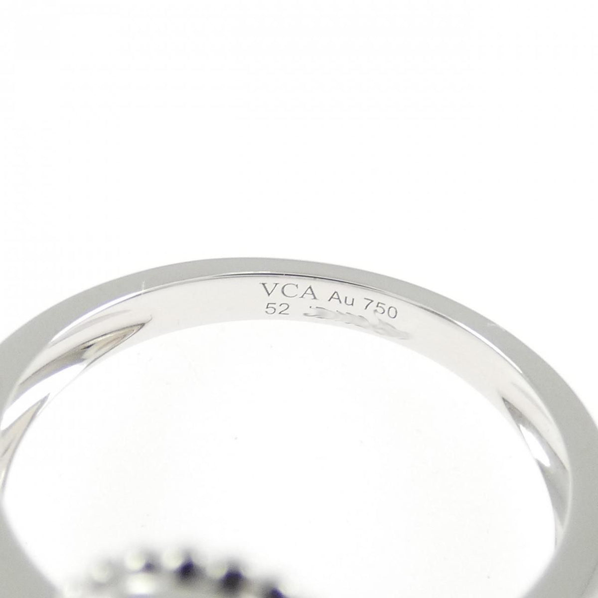Van Cleef & Arpels Vintage Alhambra Ring — view 4