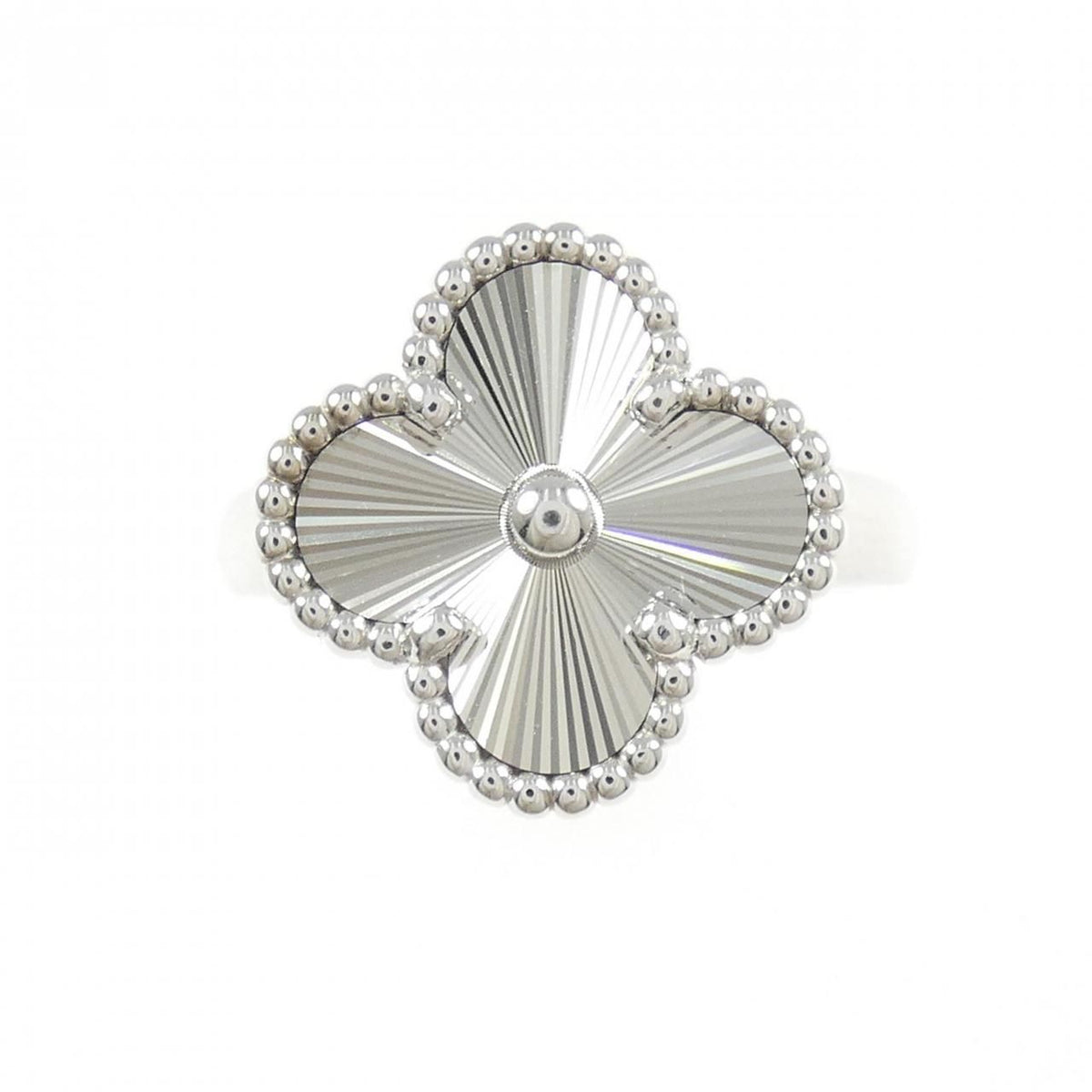 Van Cleef & Arpels Vintage Alhambra Ring — view 2