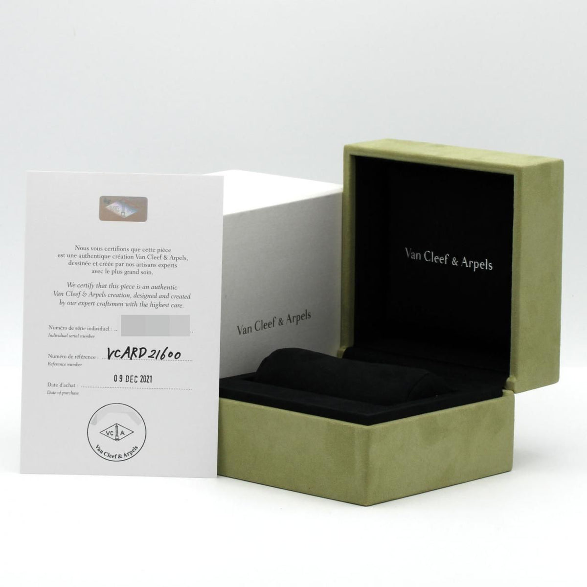 Van Cleef & Arpels Alhambra WG Quartz Watch — view 7