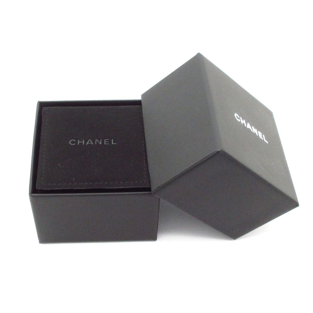 Chanel Ring CC Logo Gold Black Heart — view 6