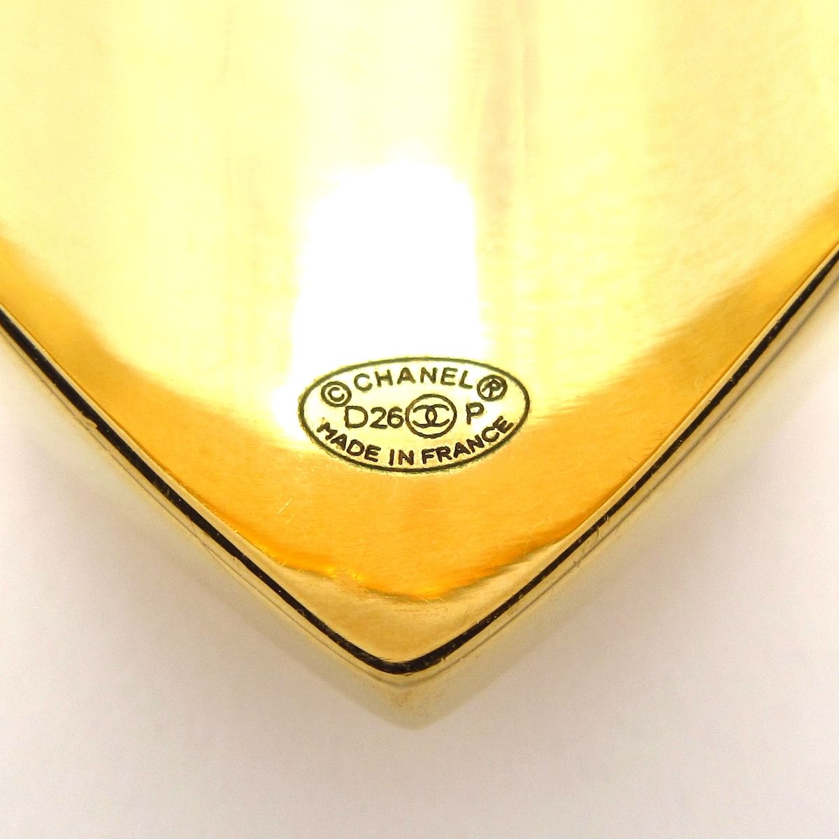 Chanel Ring CC Logo Gold Black Heart — view 5