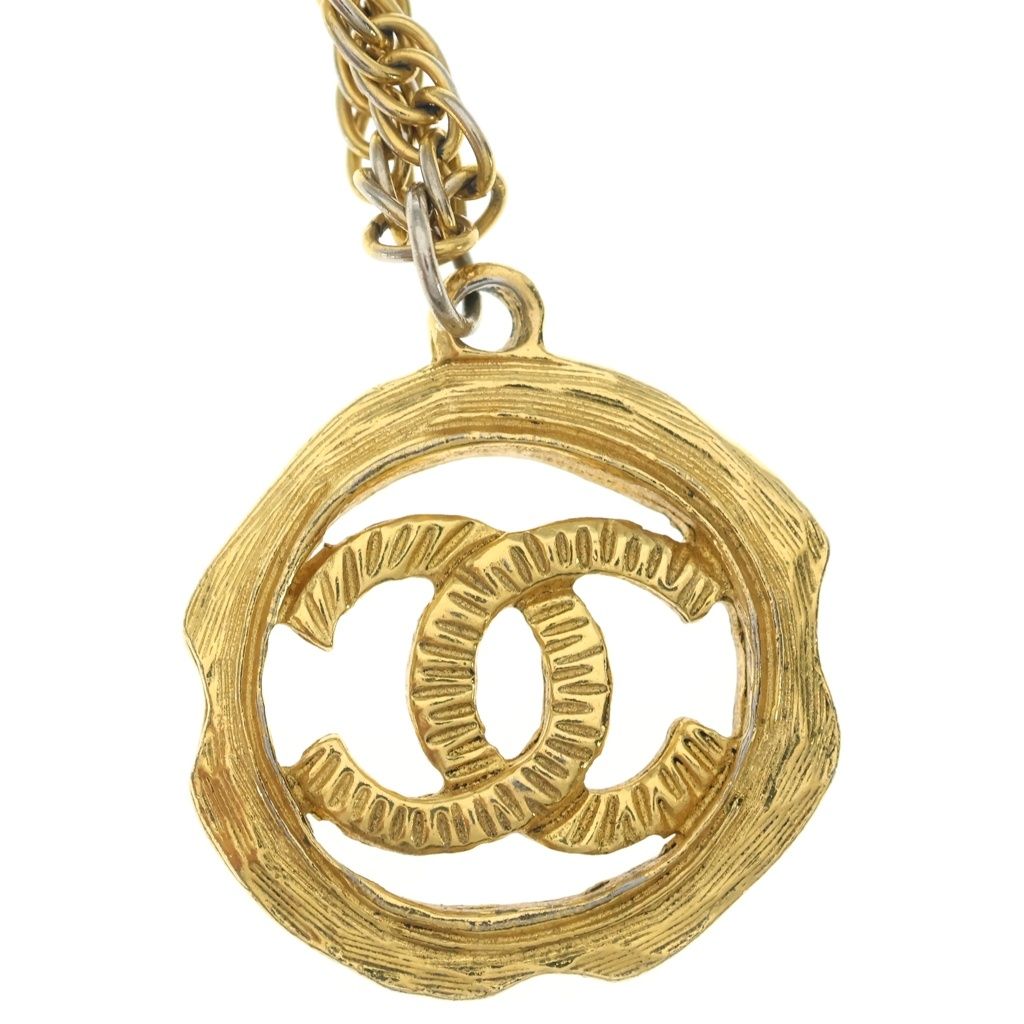 Chanel CC Logo Necklace Chain Vintage Gold — view 3