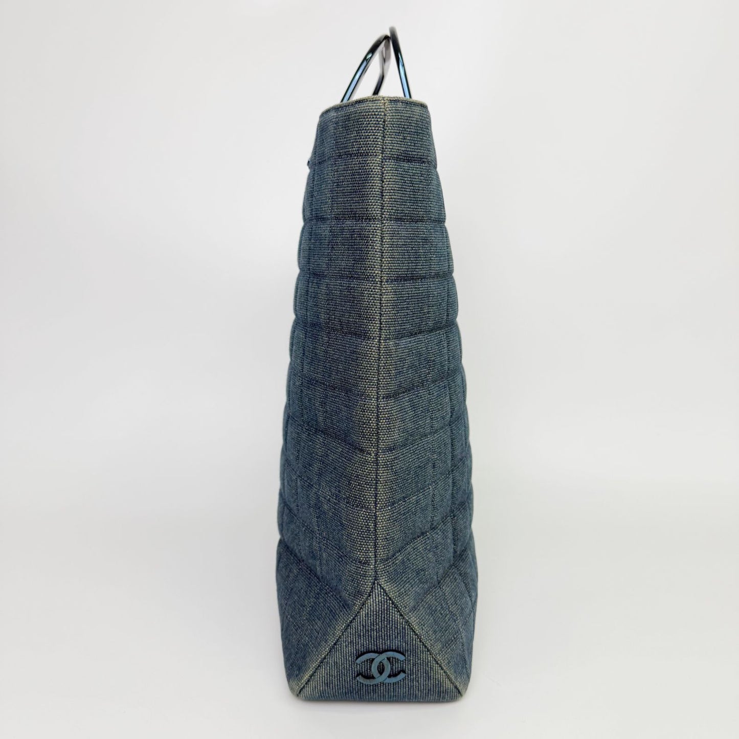Chanel CC Logo Plastic Chain Handbag Denim Blue Seal Vintage — view 4