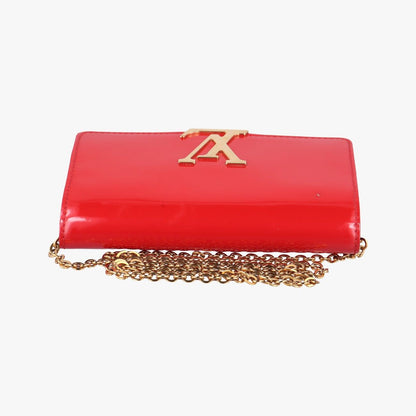 Louis Vuitton Louise PM Cerise Vernis — view 8