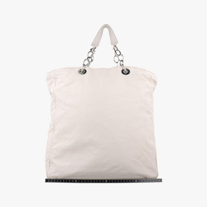Dior Cannage Soft Shopping White Lambskin — view 2