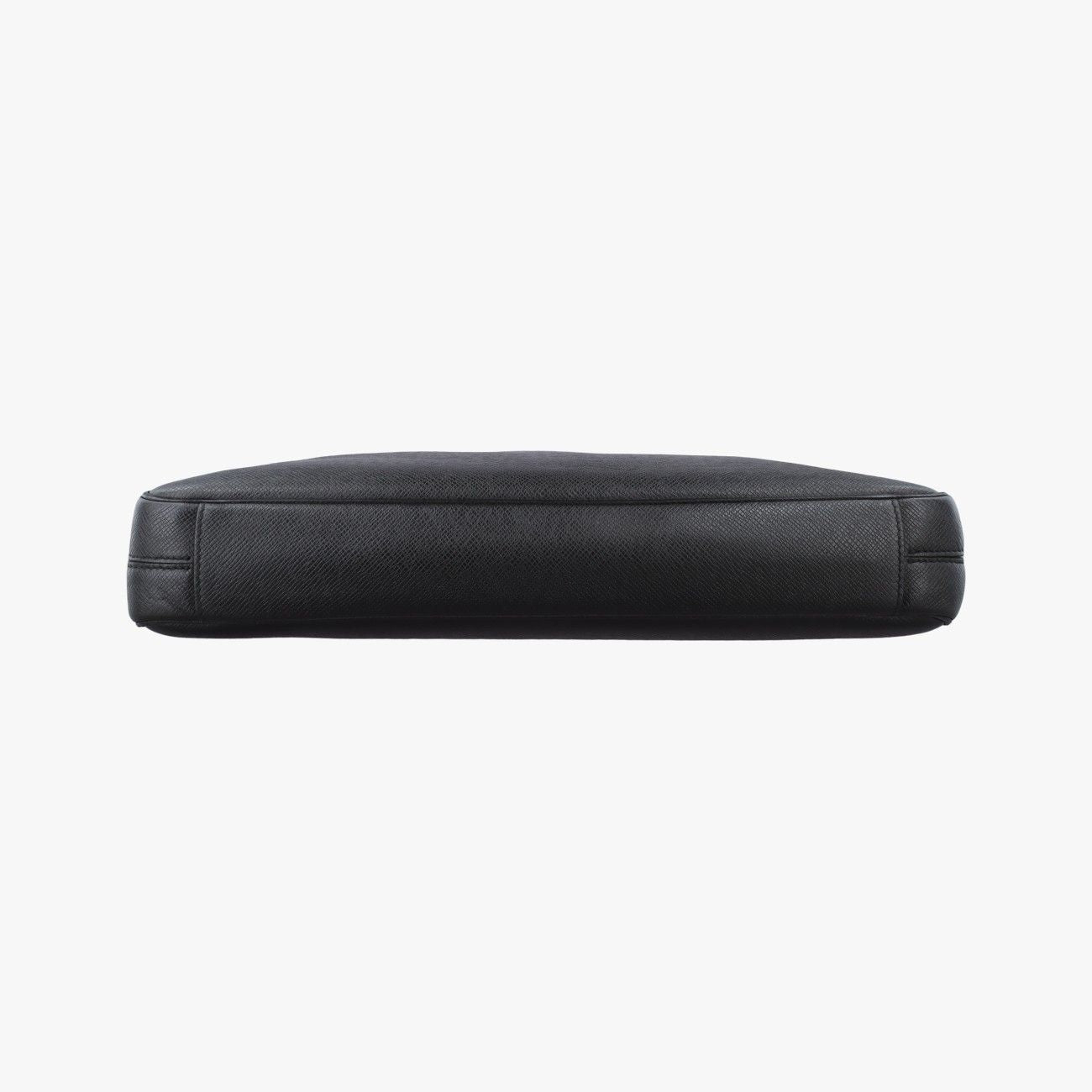 Louis Vuitton Porte Documents Business MM Black Taiga — view 3